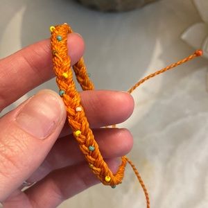 🌼 Pura Vida braided beaded bracelet